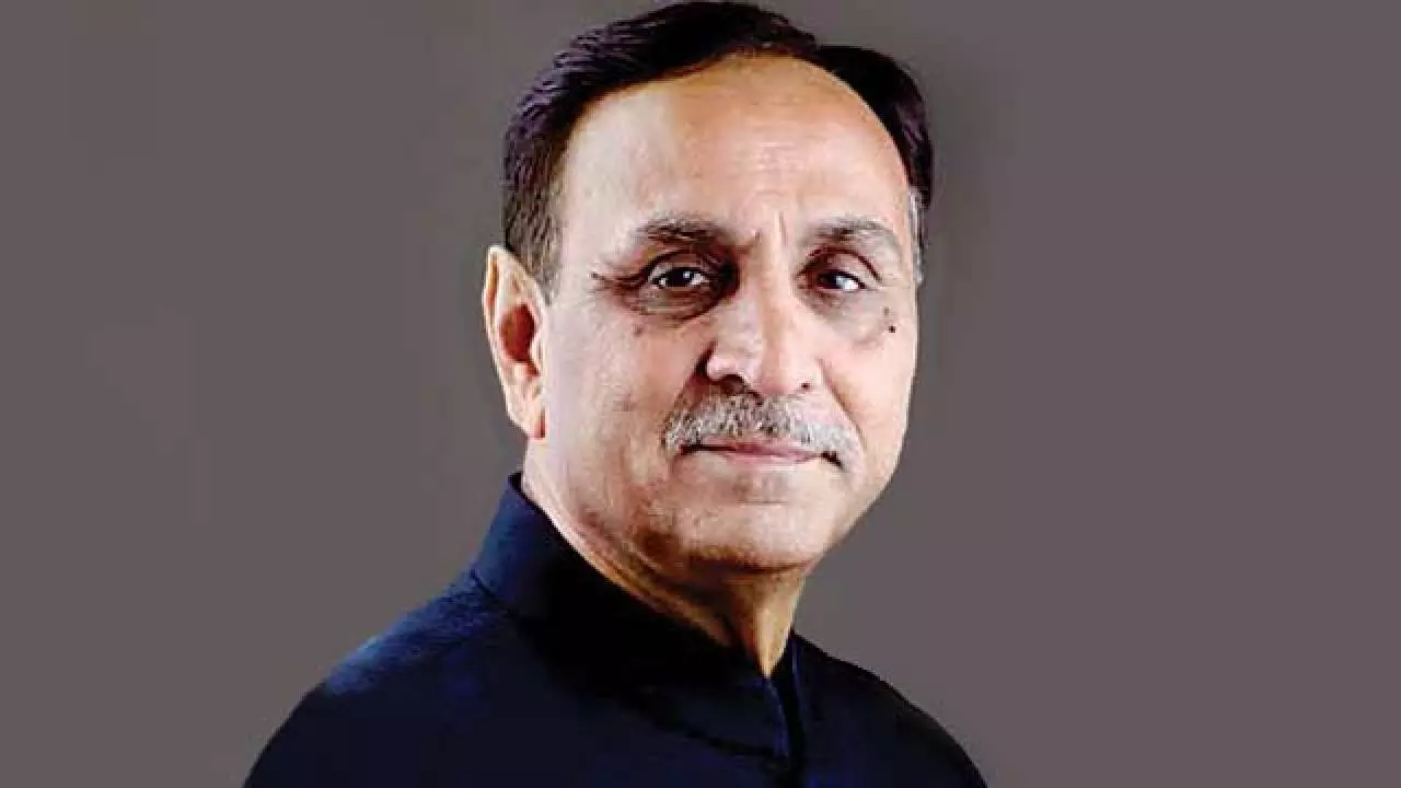 vijay rupani ex-gujarat cm dies in plane crash